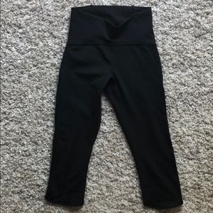 Lululemon 1/2 leggings with mesh detail on sides